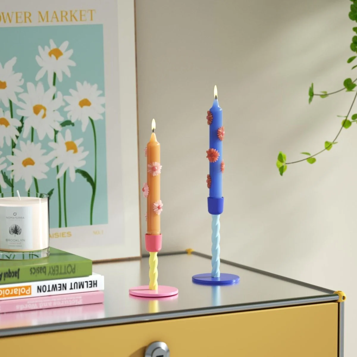 BLOSSOM Taper Candle Daisy Delight - Set of 2 - Sunset Orange & Deep Blue - Image 2