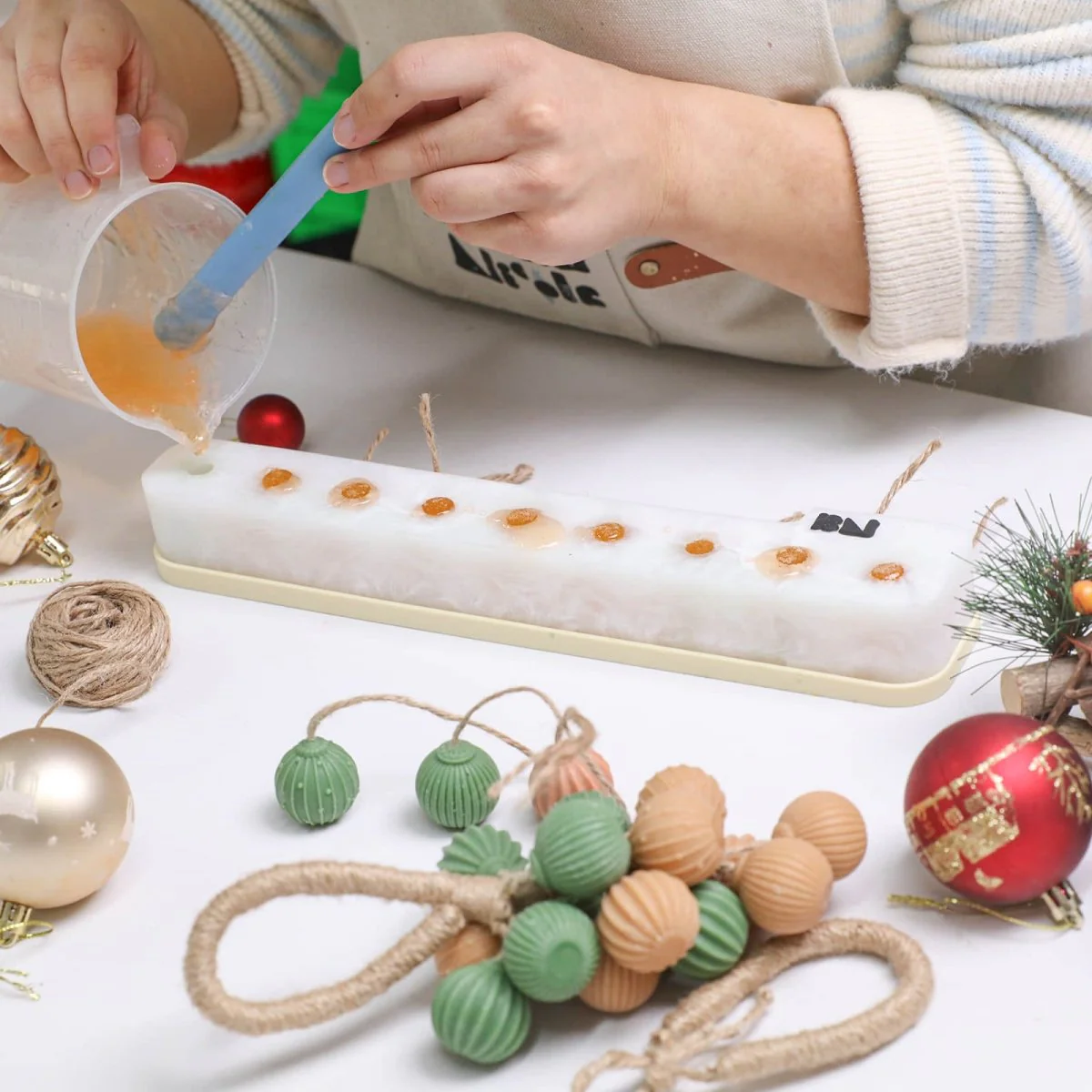 Bubbly Christmas Bauble Cluster Soap Silicone Mold - Image 4