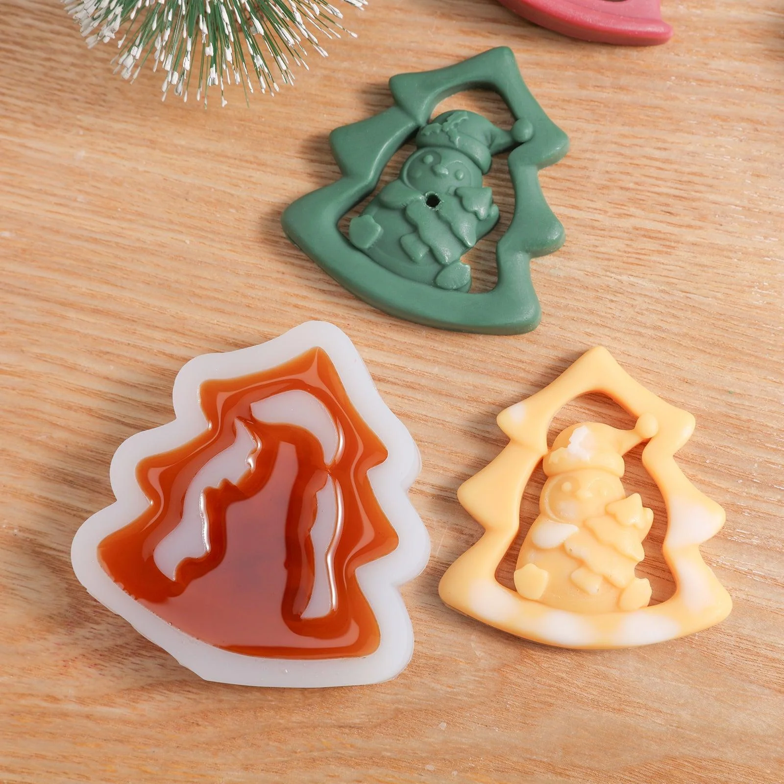 Snowman - Hugged Candle Silicone Mold - Image 3