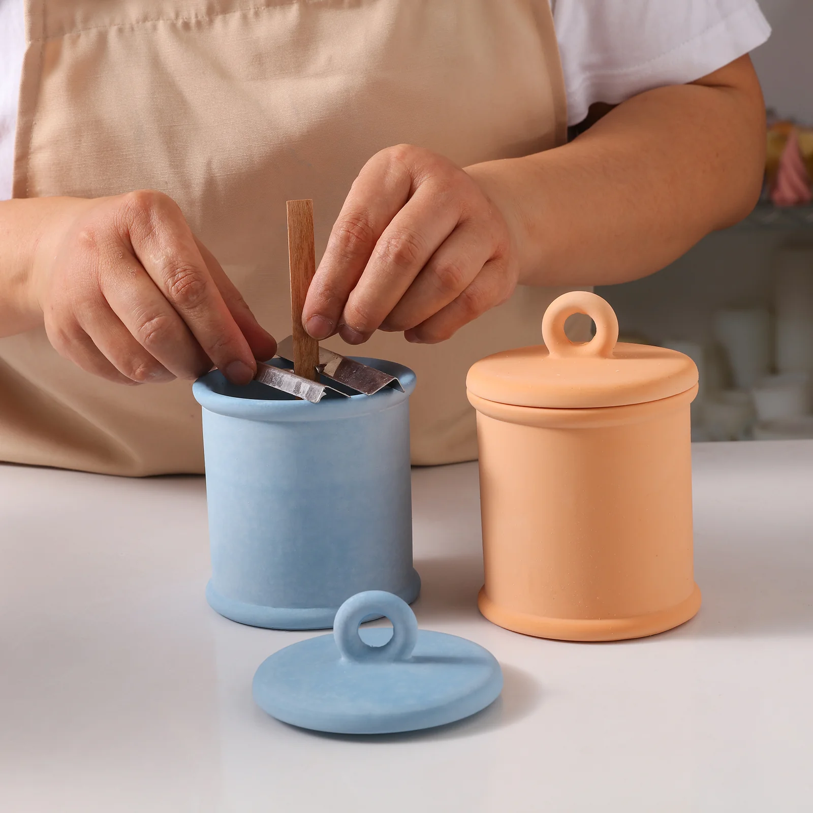 Cylinder Short Candle Jar with Ring Handle Lid Silicone Mold - Image 3