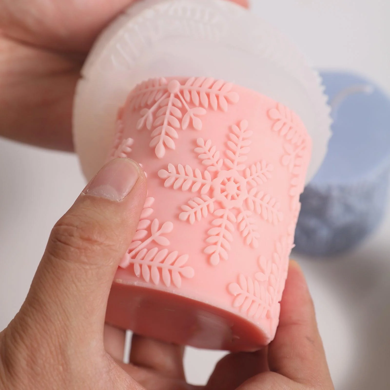 Short Snowflake Pattern Pillar Candle Silicone Mold - Image 3