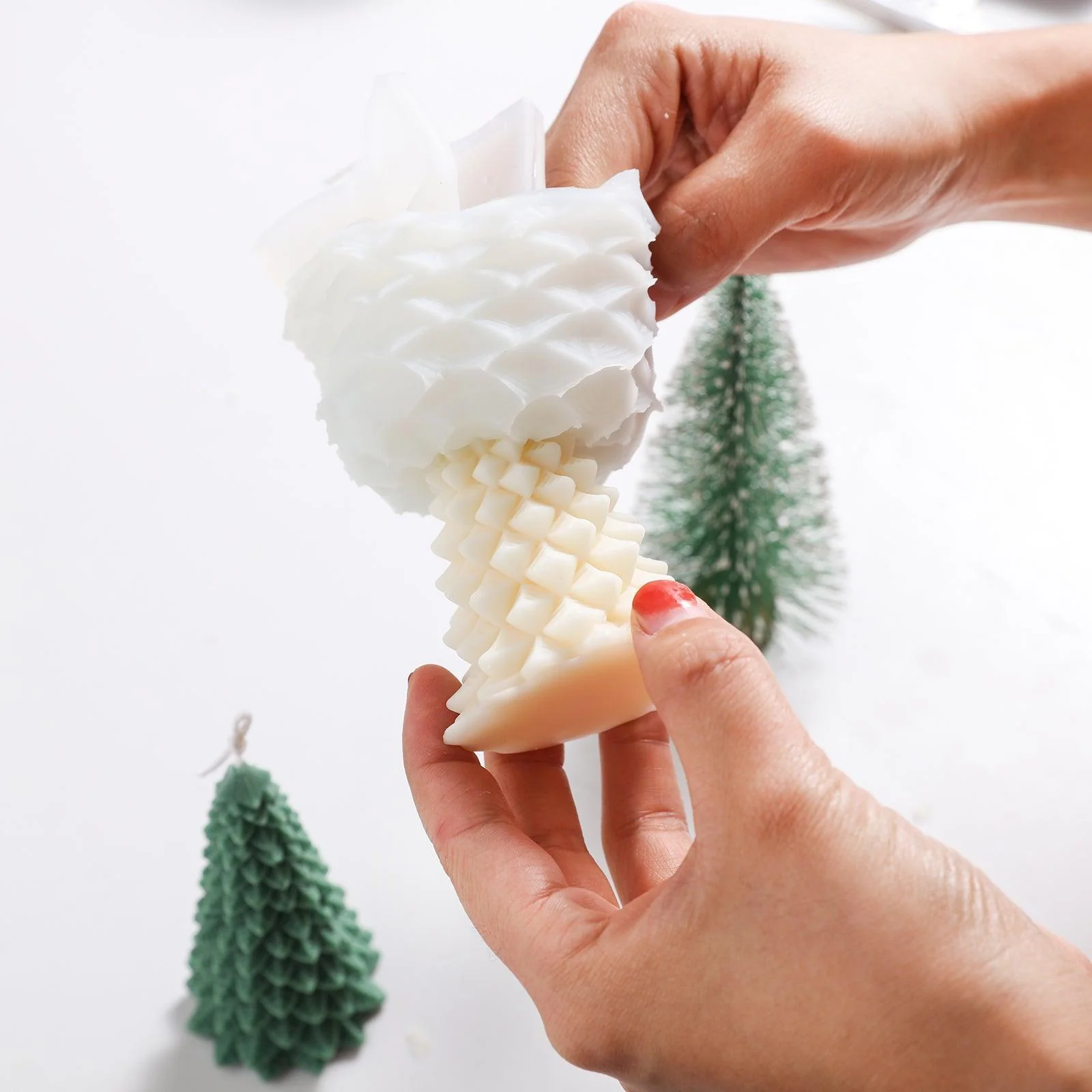 4'' Chritsmas Pine Tree Candle Silicone Mold - Image 3