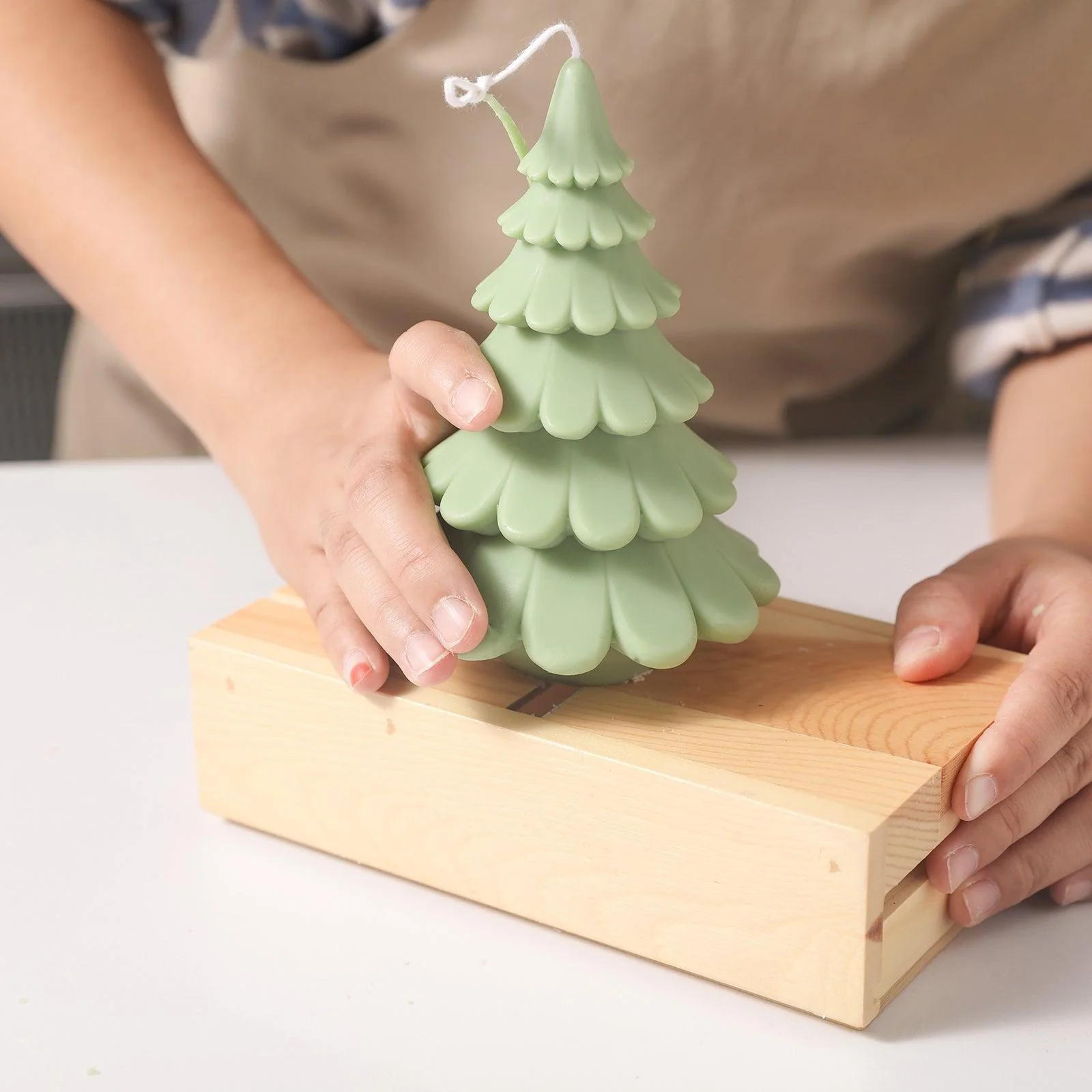 6'' Layered Christmas Tree Candle Silicone Mold - Image 3