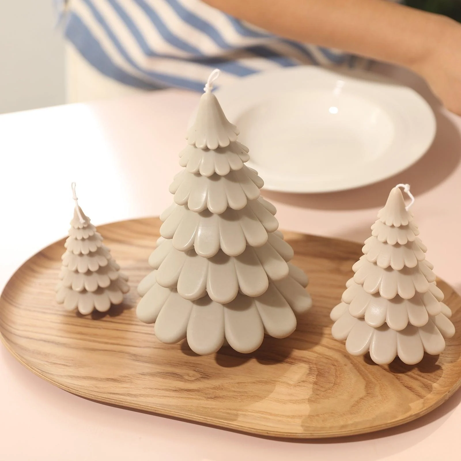 8.5'' Layered Christmas Tree Candle Silicone Mold - Image 7