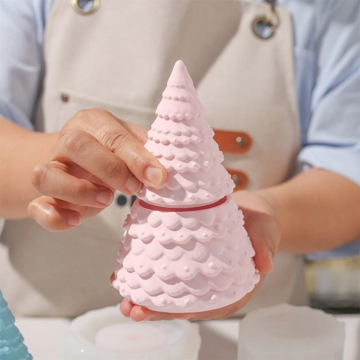 3.5oz Winter Wonderland Twinkling Christmas Tree Candle Jar Silicone Mold - Image 8