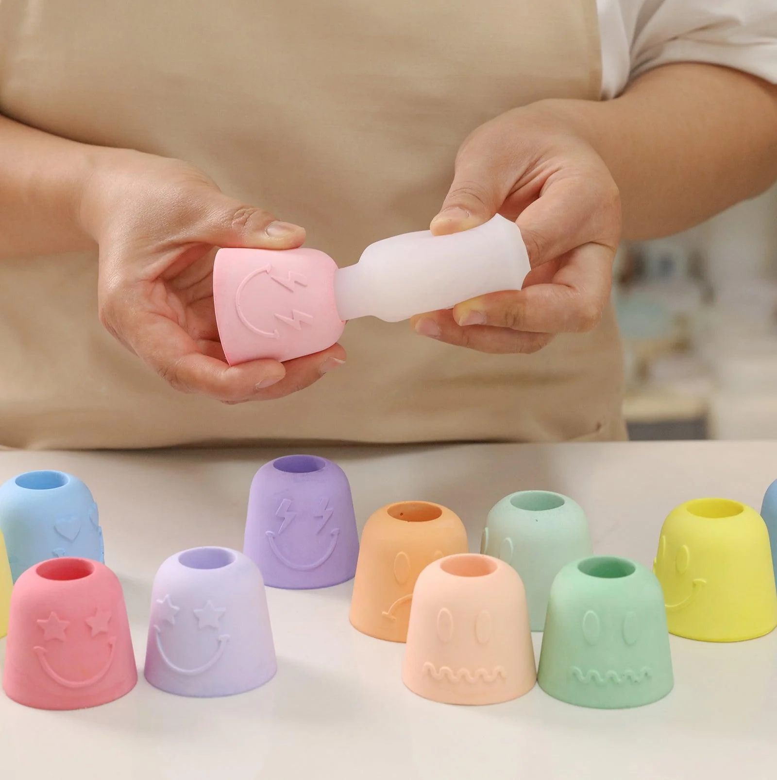 Bell-shaped Emoction Pen & Toothbrush Holder Silicone Mold - Image 2