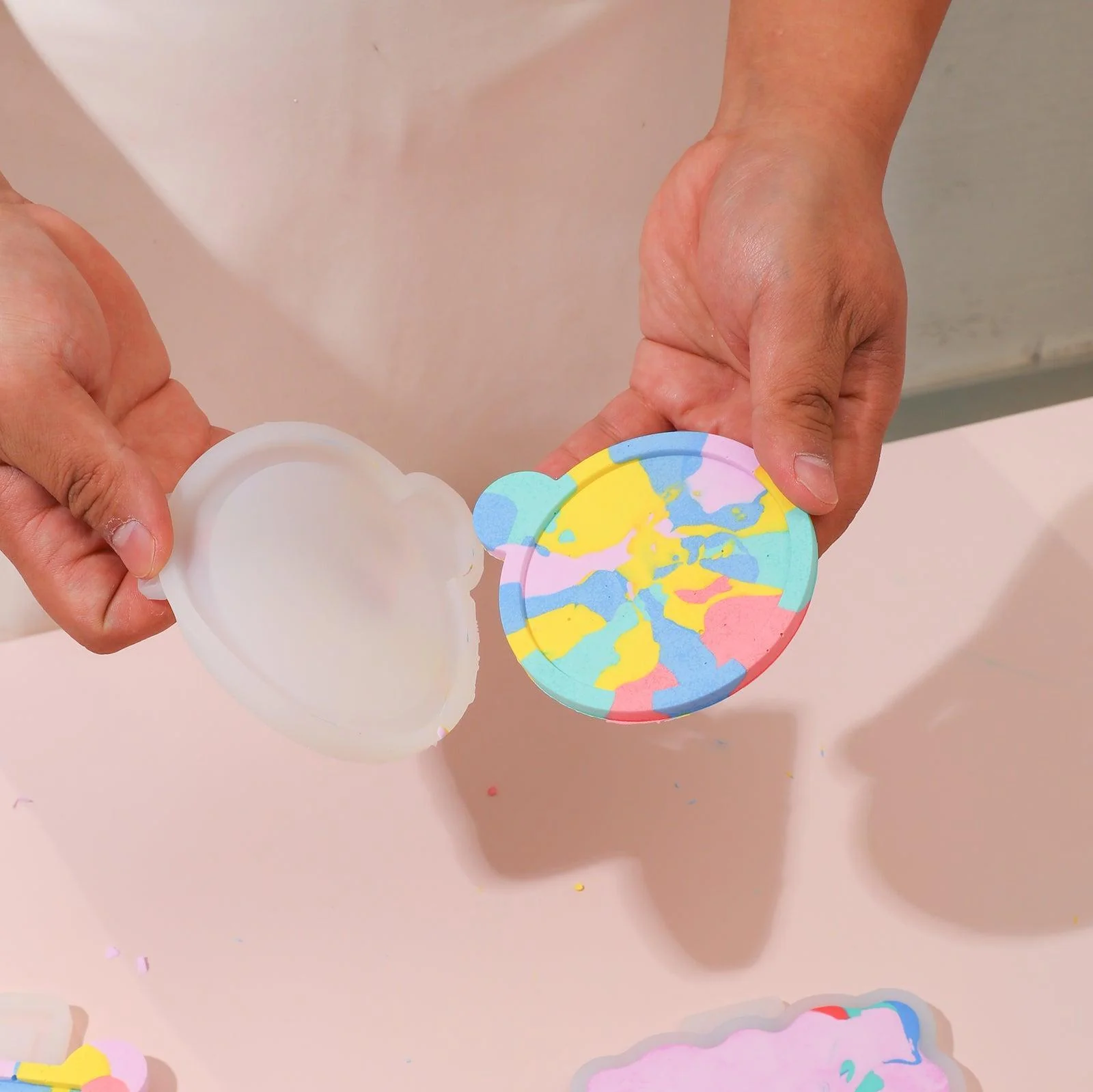 Round Handheld Mirror Mold with Glass - Image 2