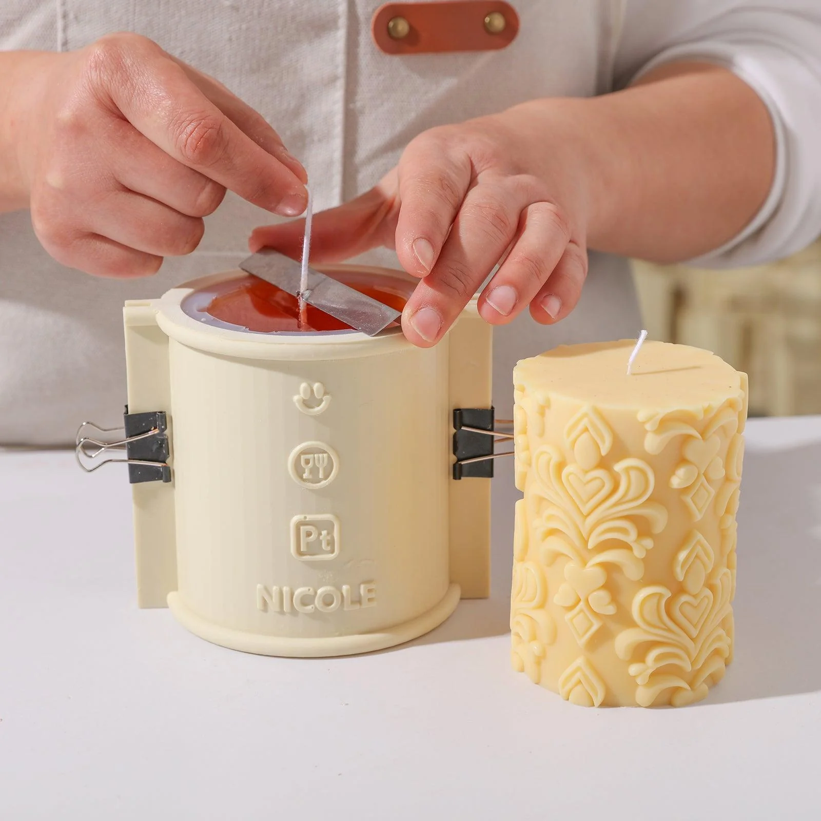 Short Elegance Patterned Relief Pillar Candle Silicone Mold - Image 2