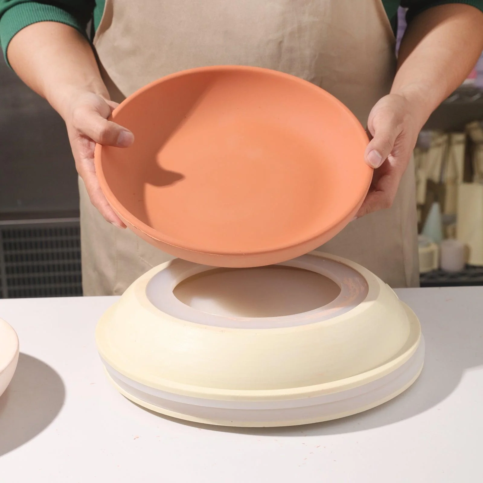 Large Round Tray Silicone Mold - Image 3